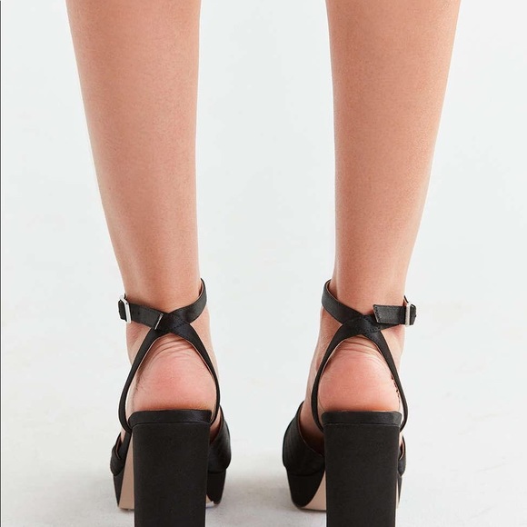Urban Outfitters Viv Cross-strap Platform Heels - Picture 3 of 3